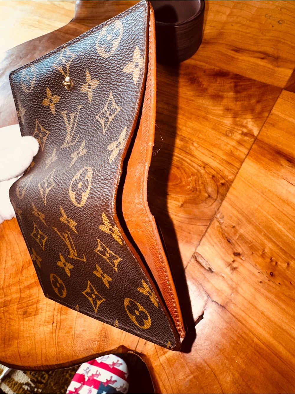 Louis Vuitton French purse, compact, wallet, kiss, lock, monogram, canvas, brown - Picture 7 of 16